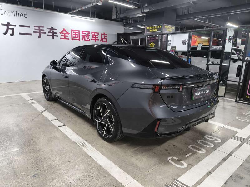 Lynk & Co 07 EM-P Hybrid, 2025 — фото 5 из 12