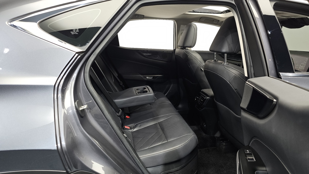 Lexus NX, 2023 — фото 10 из 12