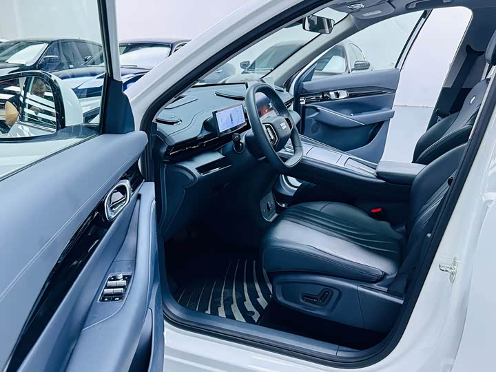Geely Galaxy E5, 2024 — фото 4 из 9