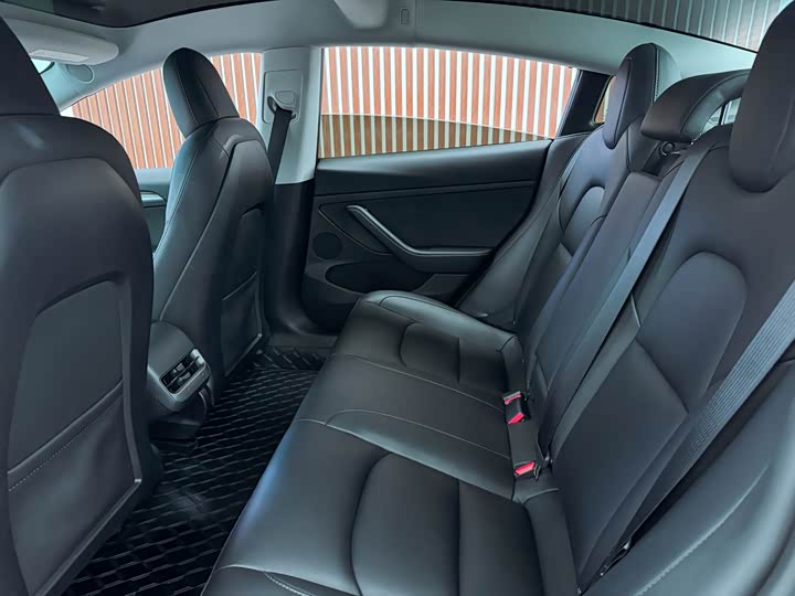 Tesla Model 3, 2022 — фото 8 из 9