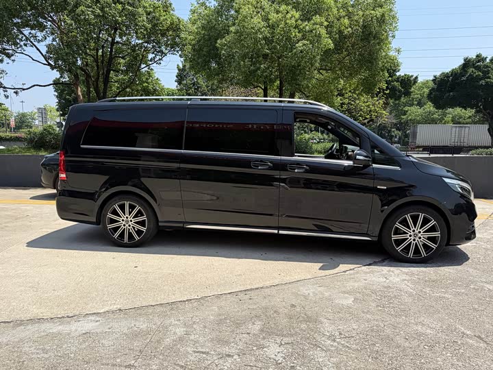 Mercedes-Benz V-Class, 2022 — фото 4 из 9
