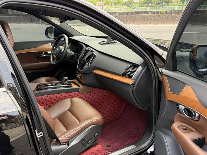 Volvo XC90, 2021 — фото 8 из 9