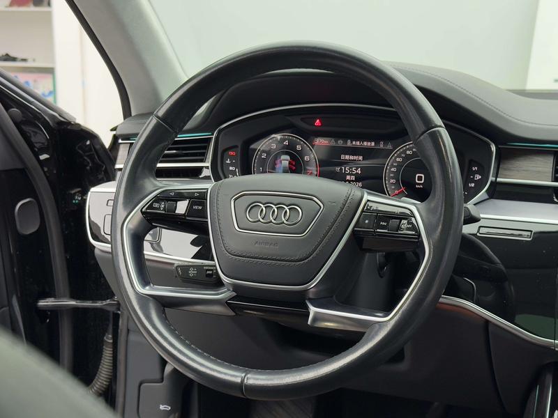 Audi A8, 2023 — фото 8 из 12