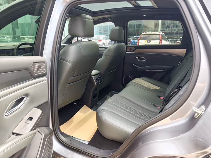 BYD Song L DM-i Hybrid, 2024 — фото 6 из 9