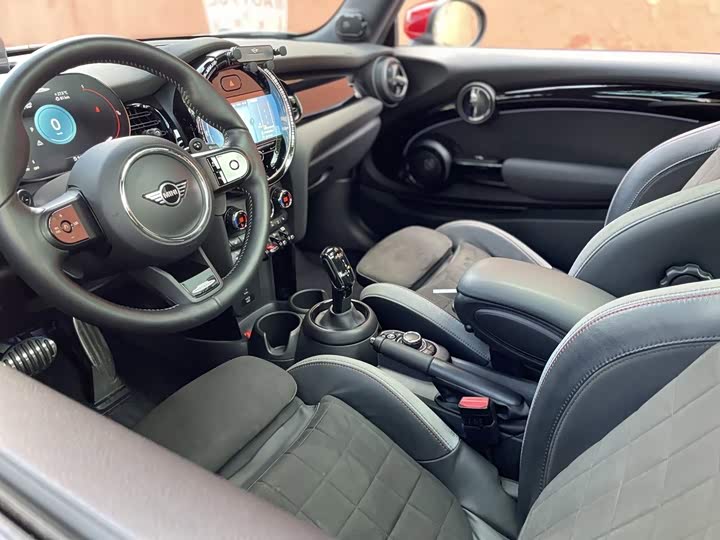 Mini Mini JCW, 2021 — фото 9 из 9