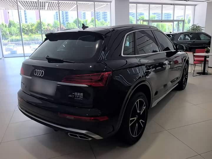 Audi Q5L, 2024 — фото 7 из 9