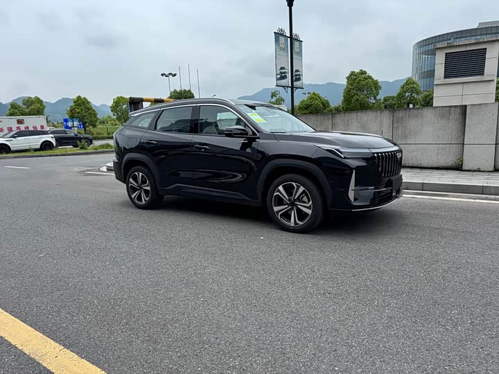 Geely Atlas L, 2026 — фото 3 из 9