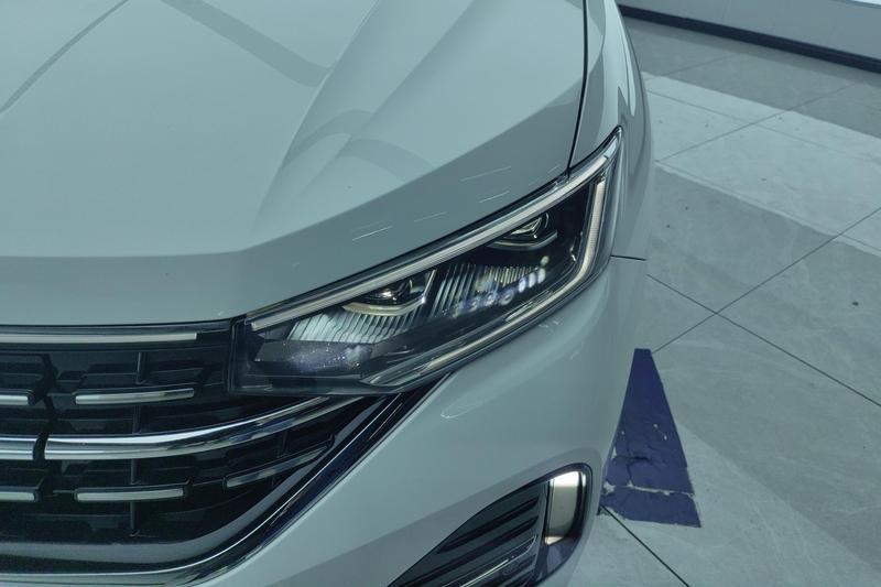 Volkswagen Tayron GTE Hybrid, 2023 — фото 4 из 12