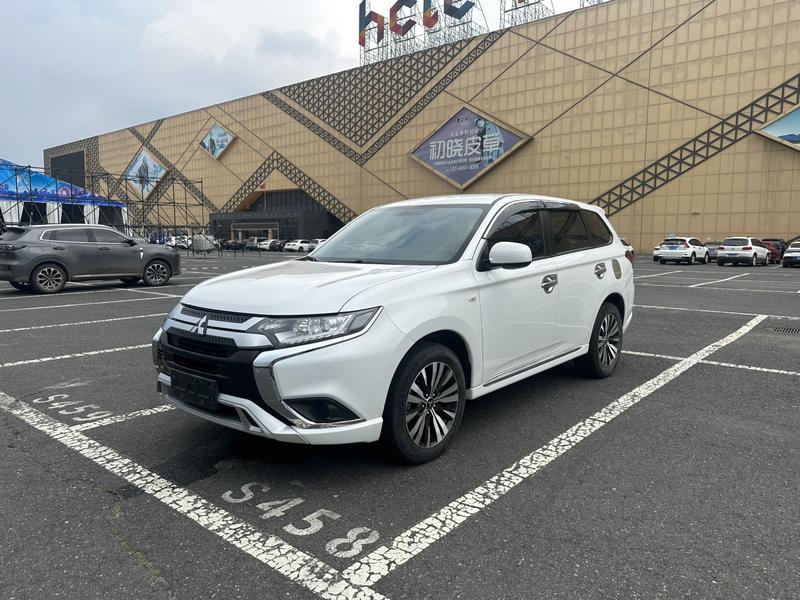 Mitsubishi Outlander, 2022 — купить в Рязани под ключ