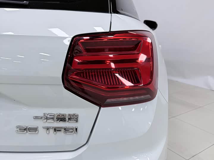 Audi Q2L, 2022 — фото 9 из 9