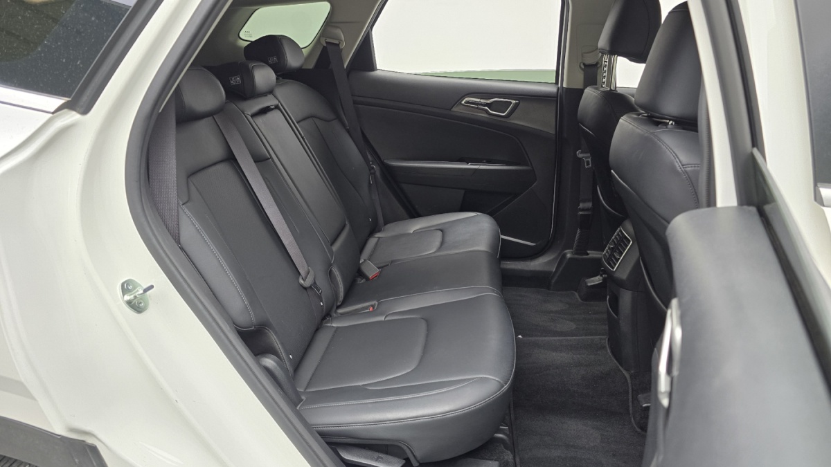 Kia Sportage, 2023 — фото 10 из 12