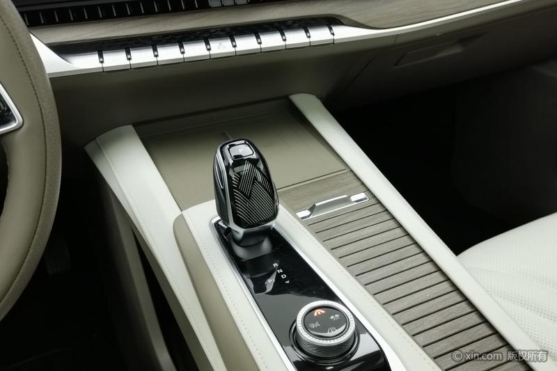 Roewe RX9, 2024 — фото 10 из 12