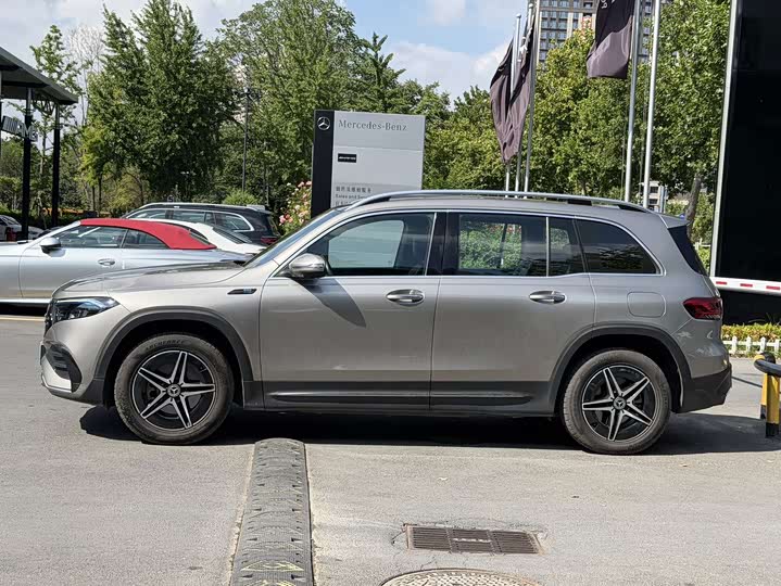 Mercedes-Benz EQB, 2022 — фото 7 из 9