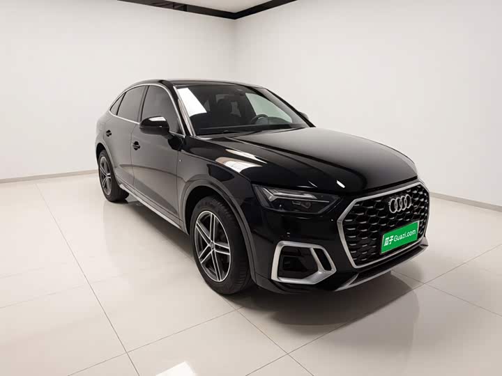 Audi Q5L Sportback, 2022 — фото 3 из 9