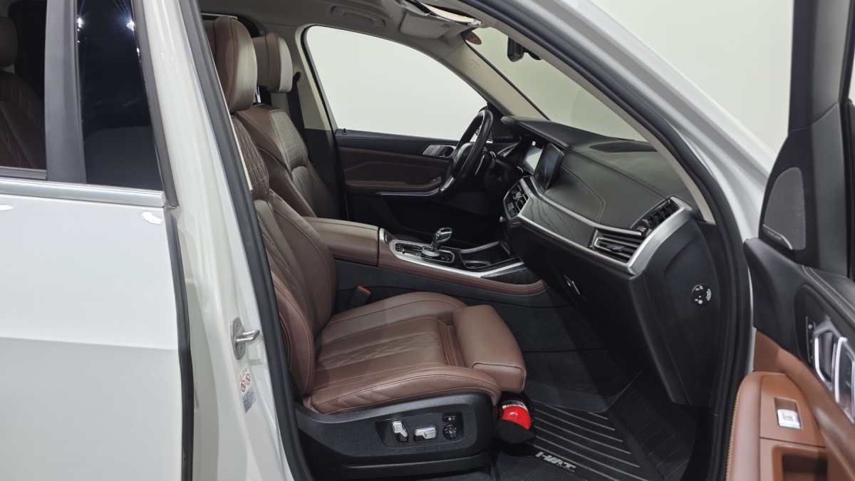 BMW X7, 2022 — фото 10 из 12