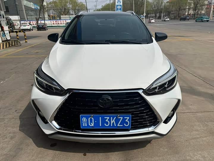 Toyota Yaris L Hatchback, 2022 — фото 2 из 9