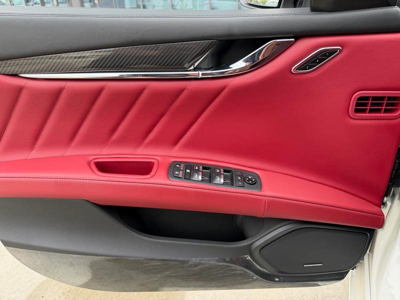 Maserati Quattroporte, 2021 — фото 12 из 12