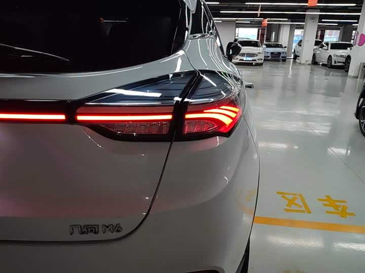 Geely Geometry M6, 2022 — фото 8 из 9