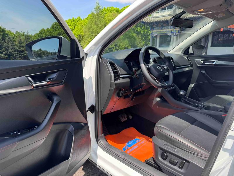Skoda Karoq, 2023 — фото 12 из 12