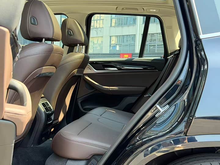 BMW X3, 2024 — фото 7 из 9