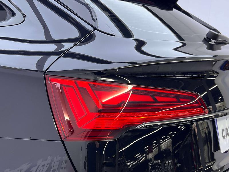 Audi Q5L Sportback, 2022 — фото 10 из 12
