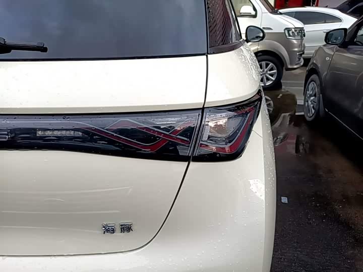 BYD Dolphin, 2023 — фото 8 из 9