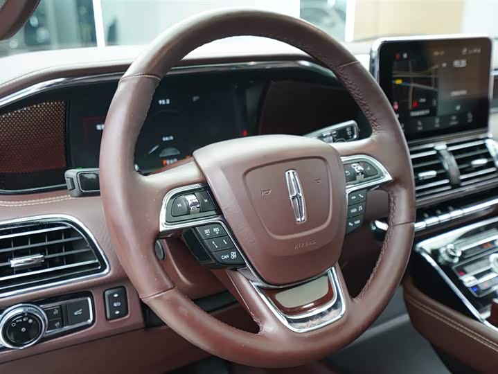 Lincoln Navigator, 2022 — фото 7 из 12