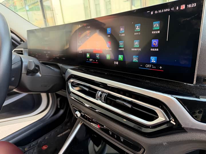 BMW i3, 2022 — фото 8 из 9