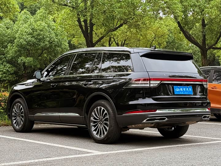 Lincoln Aviator, 2023 — фото 7 из 9