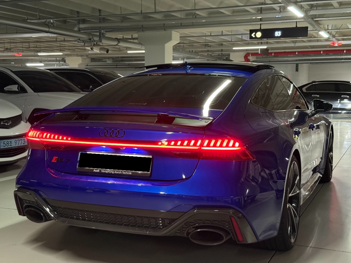 Audi RS 7, 2022 — фото 4 из 12