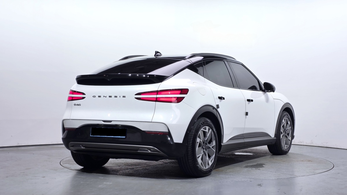 Genesis GV60, 2022 — фото 2 из 12