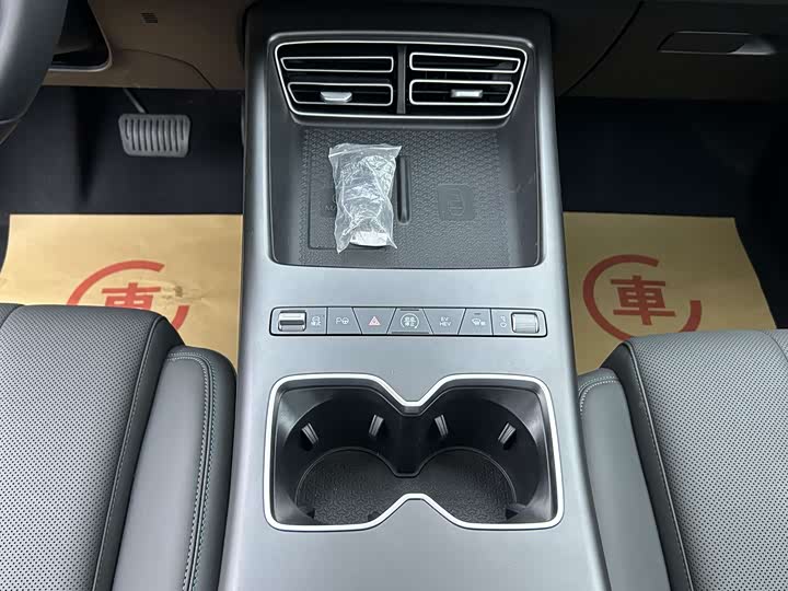 BYD Song Pro Hybrid, 2026 — фото 8 из 9