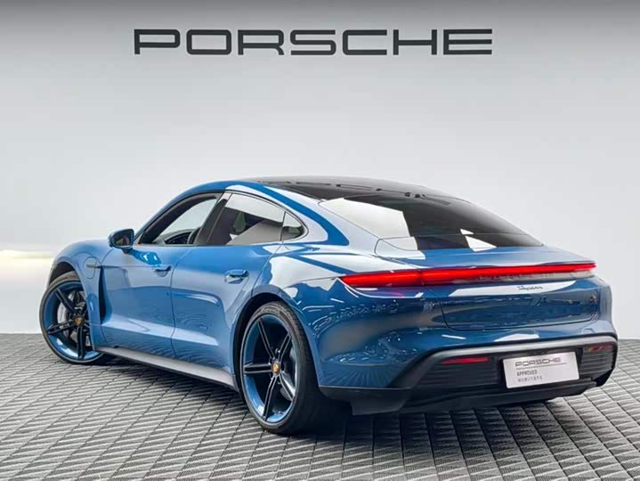 Porsche Taycan, 2022 — фото 6 из 9