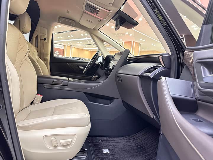 Toyota Alphard, 2024 — фото 5 из 9