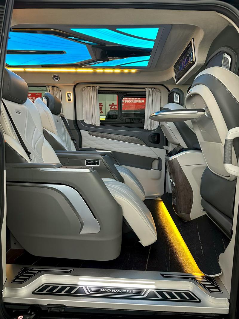 Ford Tourneo, 2023 — фото 5 из 9