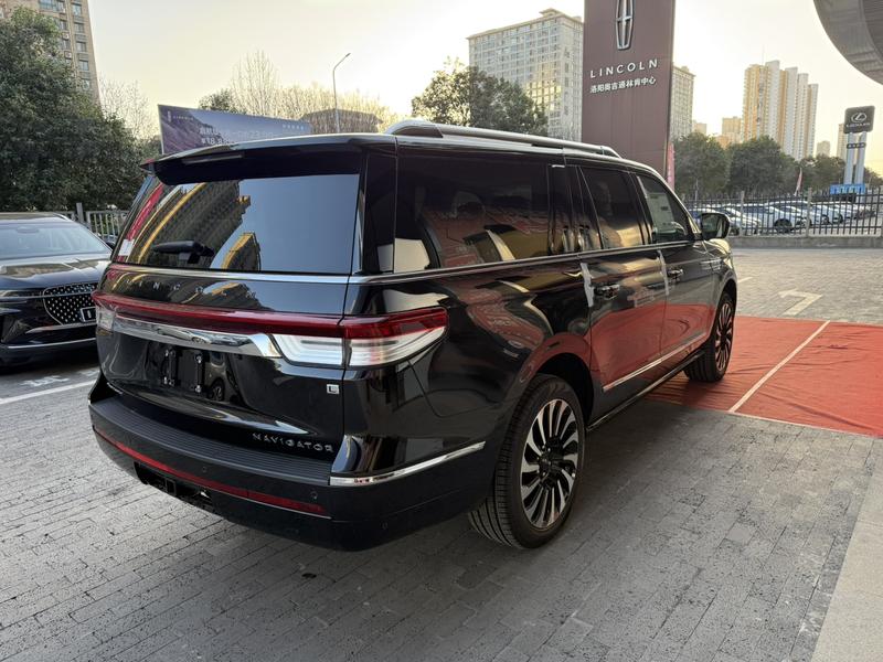 Lincoln Navigator, 2025 — фото 7 из 12