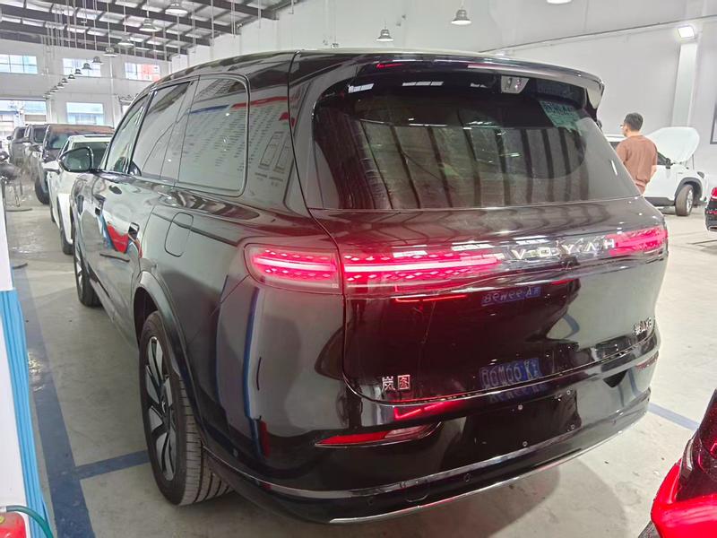 Voyah Taishan X8, 2026 — фото 3 из 9