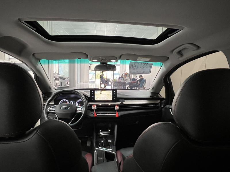 Geely Vision X3, 2021 — фото 8 из 12