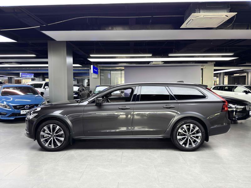 Volvo V90, 2023 — фото 3 из 12