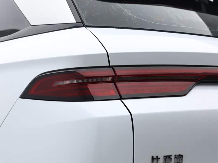 BYD Song Pro Hybrid, 2024 — фото 7 из 9