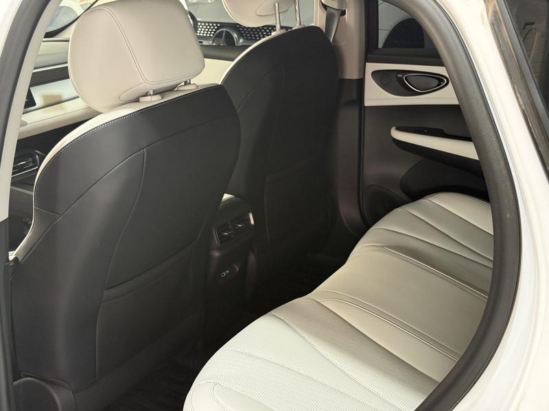 BYD Seal 05 DM-i Hybrid, 2025 — фото 9 из 10