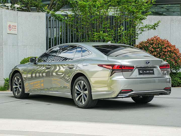 Lexus LS, 2022 — фото 6 из 9