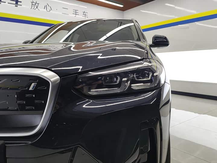 BMW iX3, 2023 — фото 5 из 9