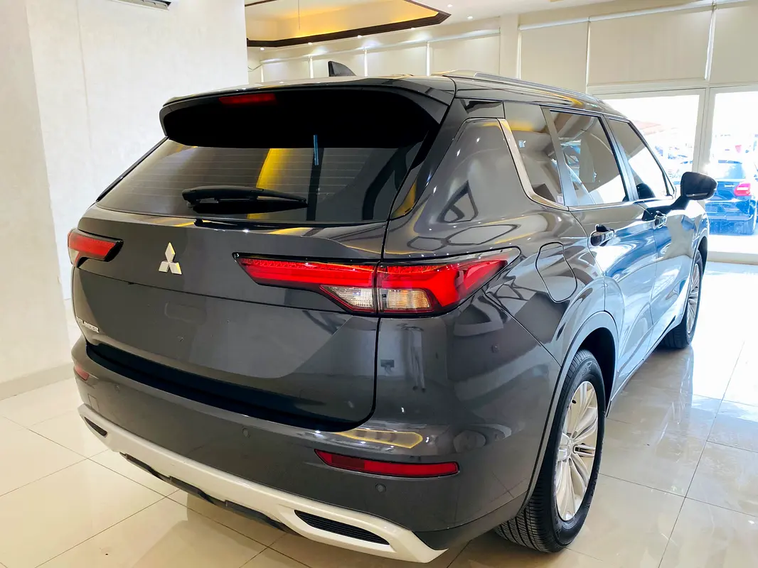 Mitsubishi Outlander, 2025 — фото 8 из 10