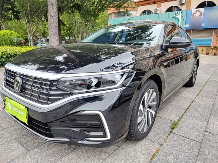 Volkswagen Passat Hybrid, 2022 — фото 2 из 9