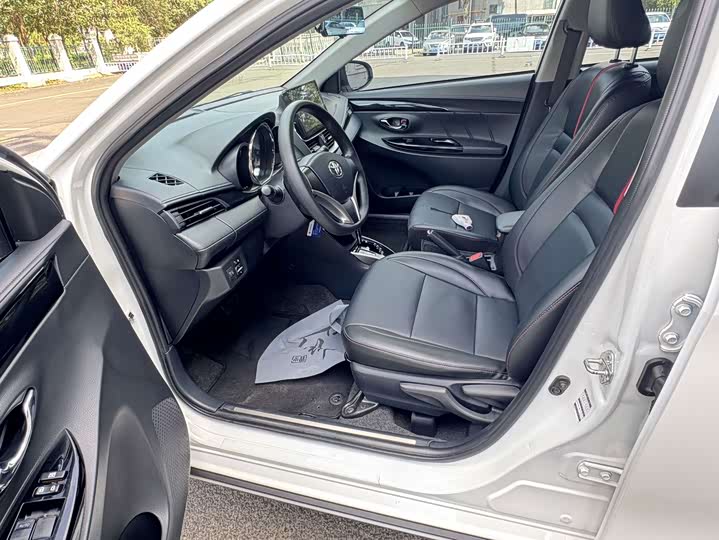 Toyota Yaris L Hatchback, 2021 — фото 8 из 9