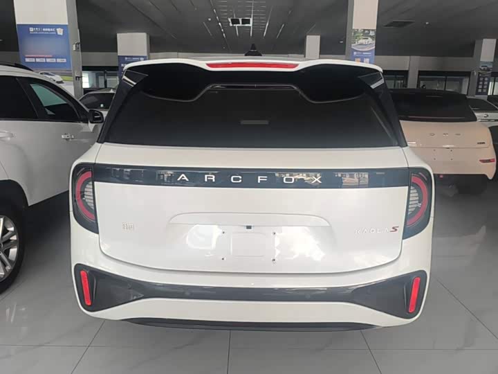 BAIC Arcfox Kaola S, 2024 — фото 6 из 9