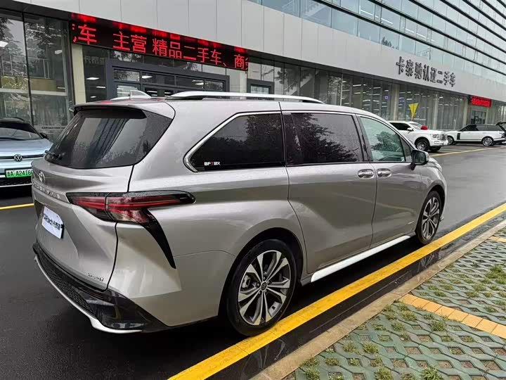 Toyota Granvia, 2023 — фото 4 из 9