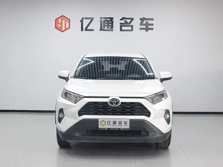 Toyota RAV4, 2022 — фото 2 из 9