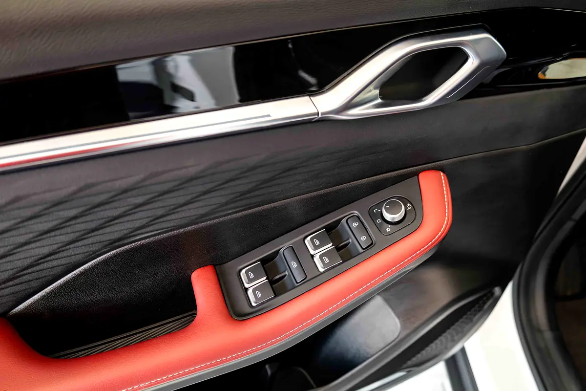 Geely Coolray, 2024 — фото 9 из 10